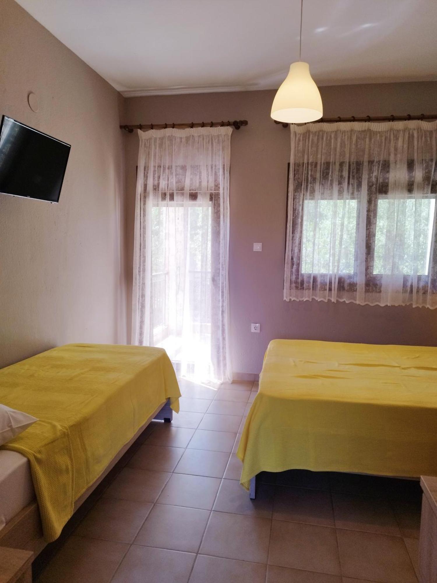 Grandpa'S Studios Nikiti  Room photo